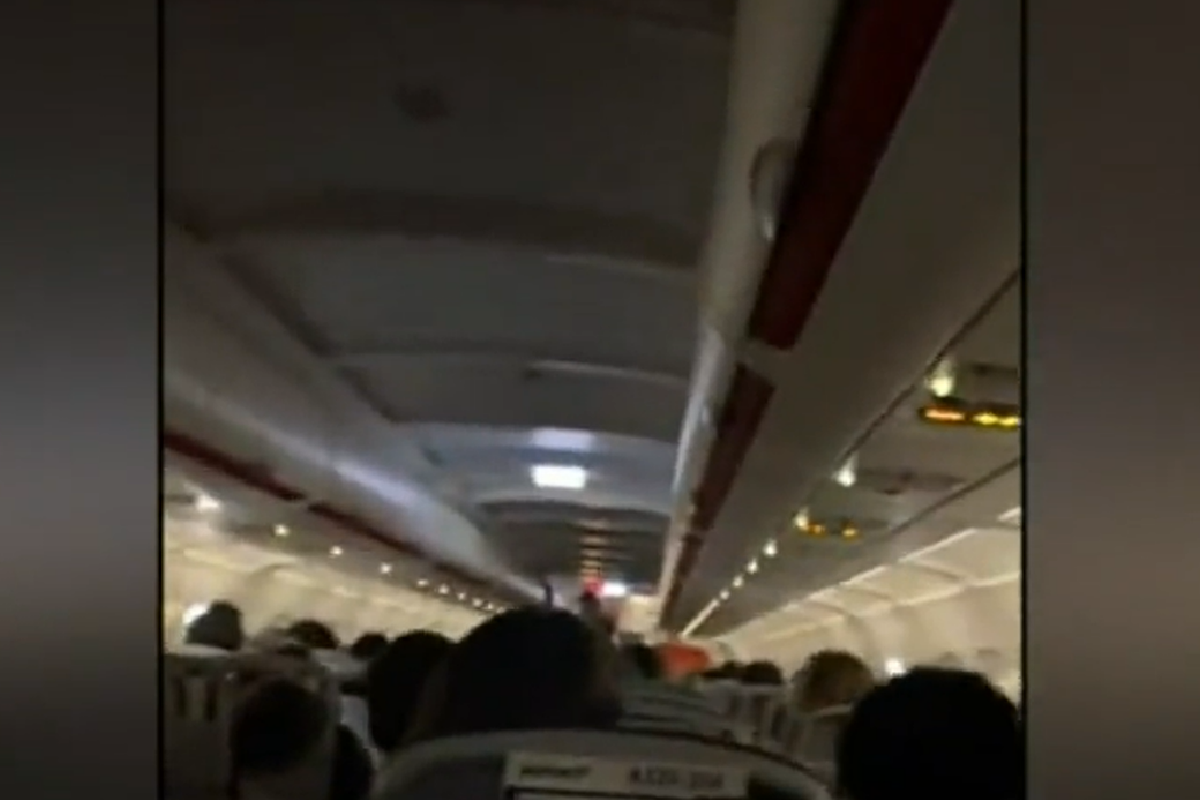 Wild brawl erupts mid-air on flight to Brisbane