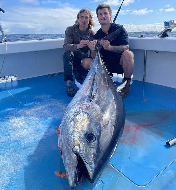 Teen fisherman reels in record-breaking 30-year-old tuna in Victorian waters