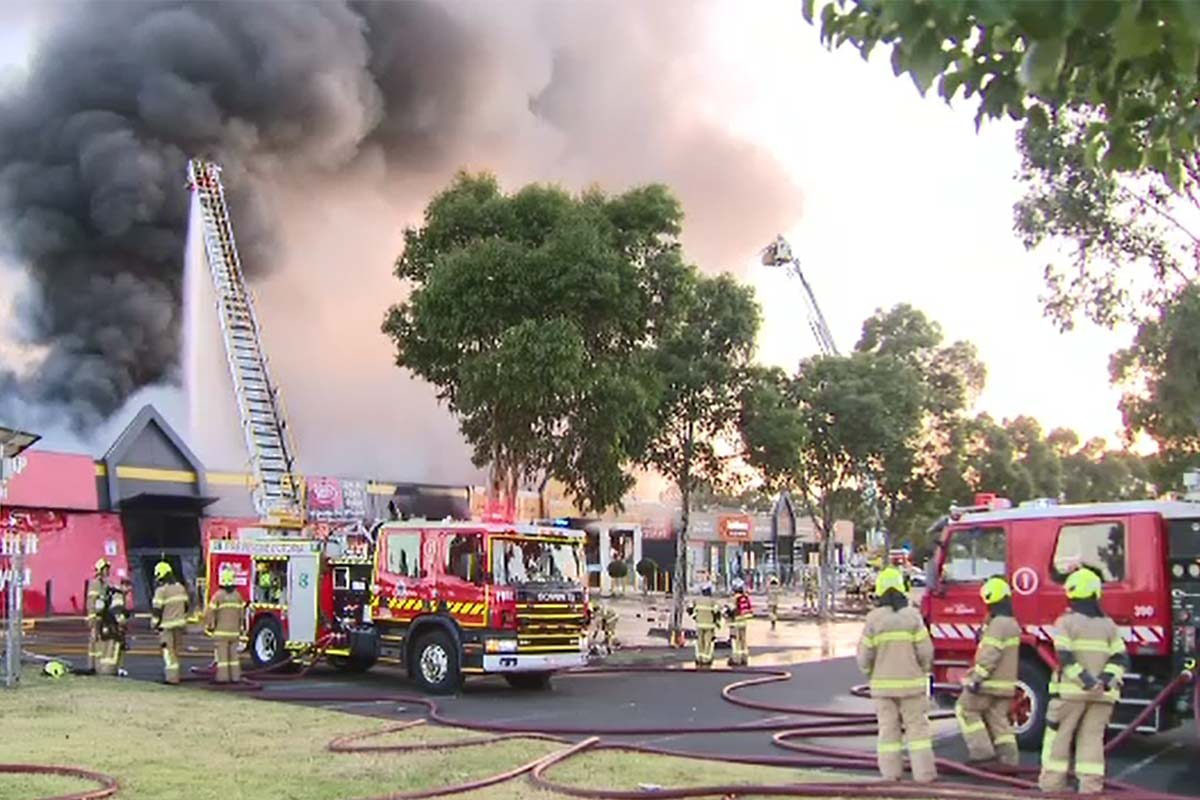 Huge blaze at homemaker centre in Melbourne's north