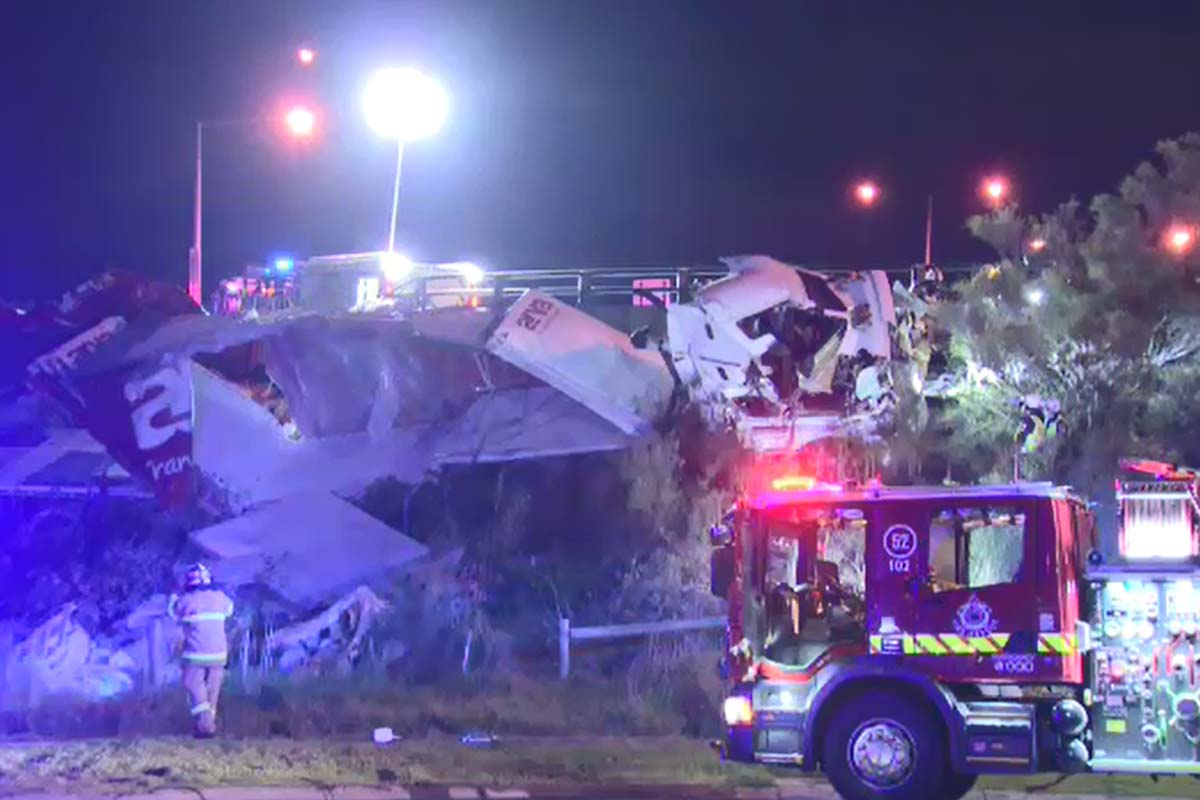 Hazardous fume warning after truck crash in Melbourne's north