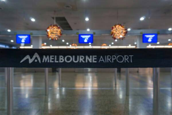 Melbourne Airport issues traveller warning as school holiday crush continues