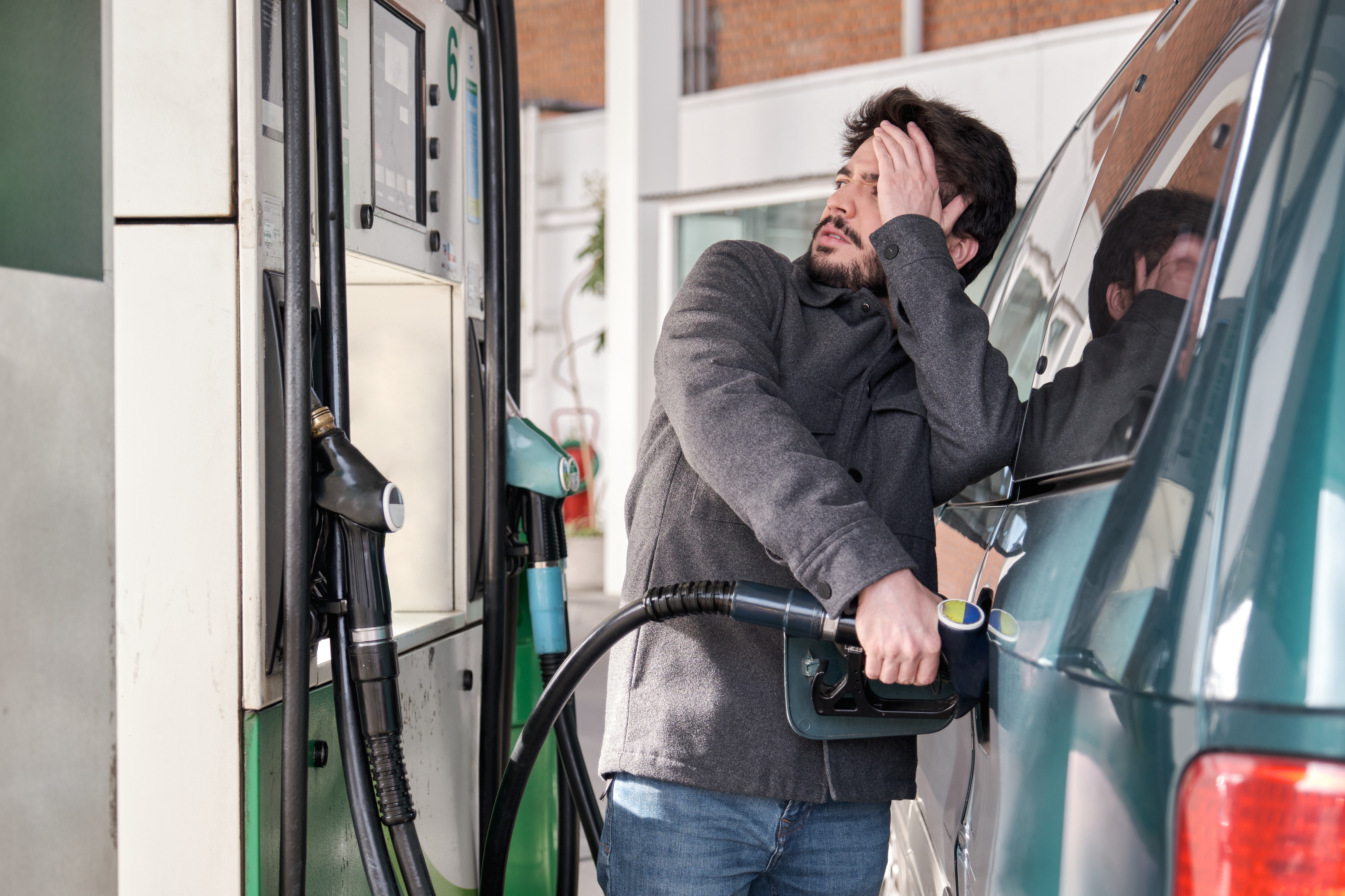 Two telltale signs Victorians are feeling the pinch at the petrol pump