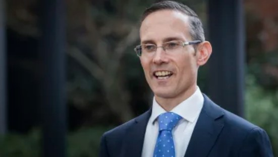 Federal Labor MP Andrew Leigh criticises the Morrison government over JobKeeper payments to elite schools