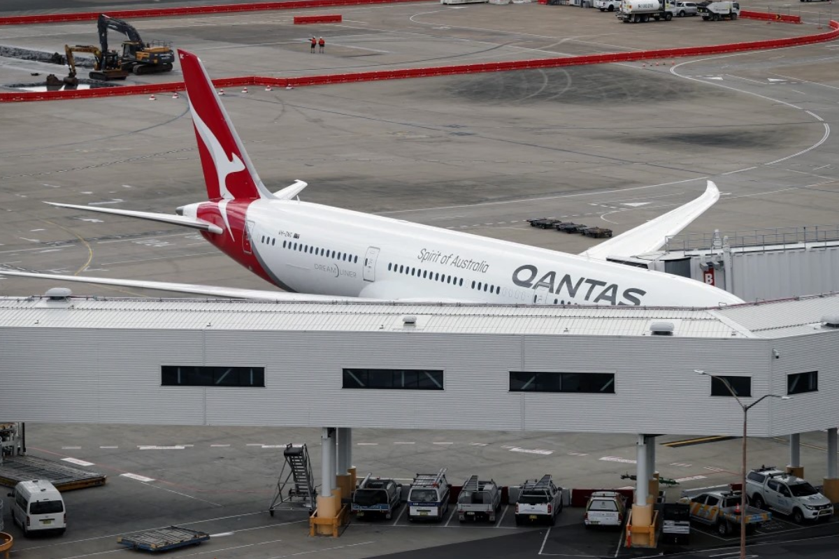 Union labels Qantas apology a 'massive own goal'