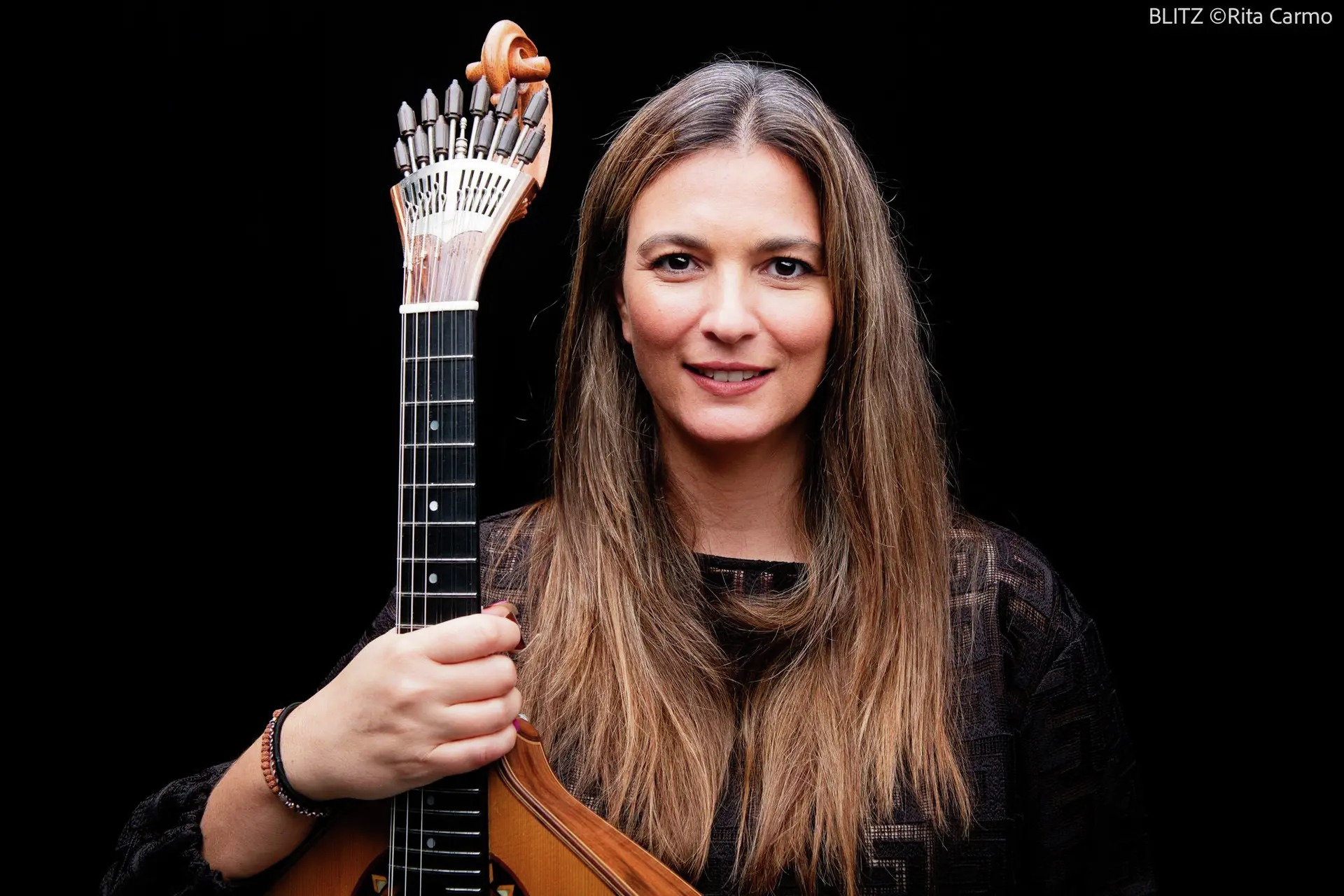 Marta Pereira da Costa. Do amor pela guitarra portuguesa à atuação na ONU