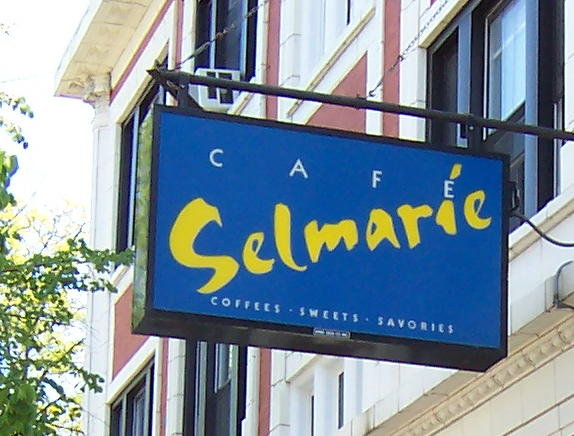 After 40 years, longtime Chicago business Cafe Selmarie closes its doors