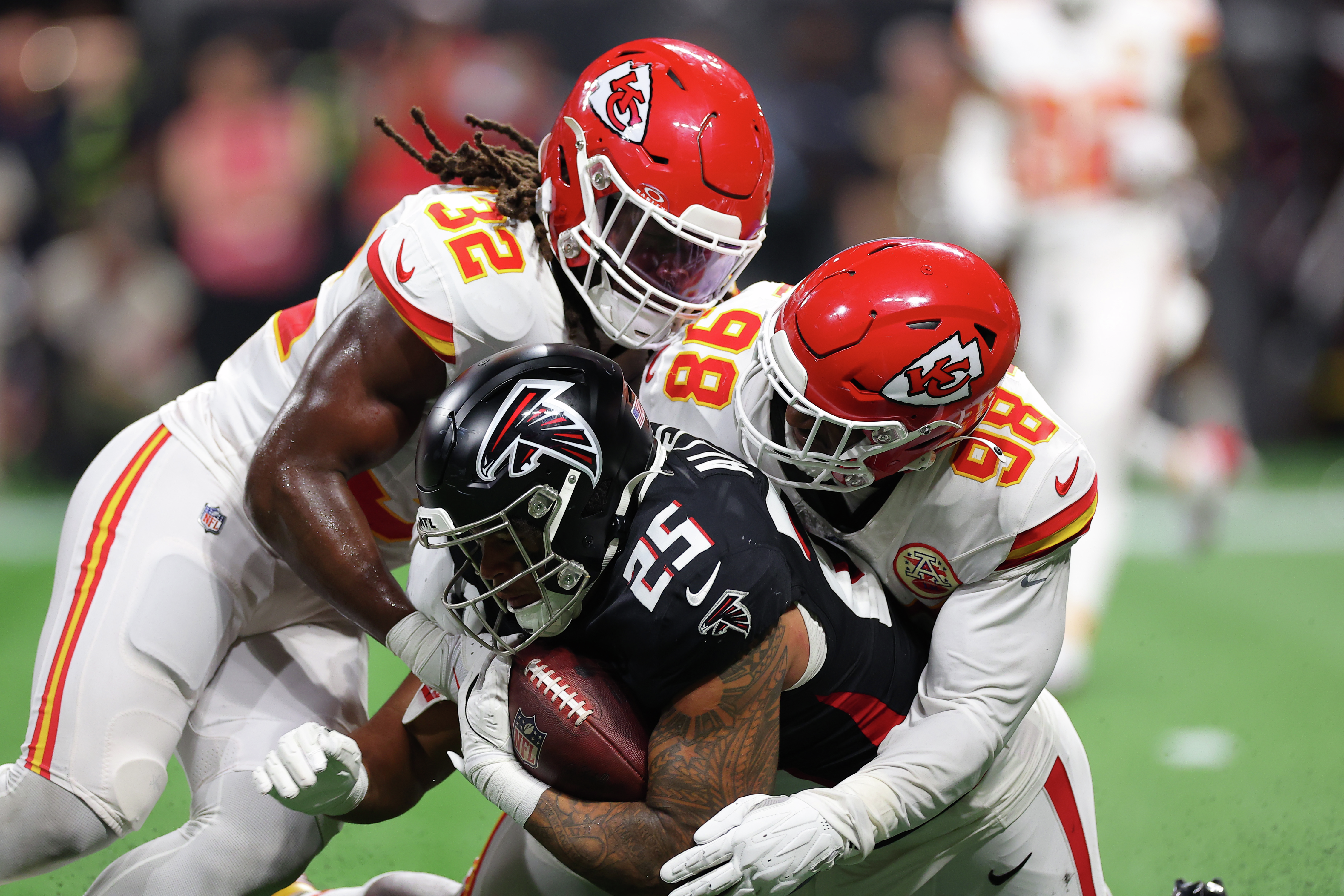 KC 22-17 Chiefs Stop Falcons on 4th Down to Seal Win