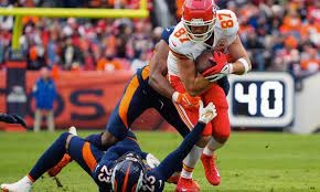 Chiefs Wire Podcast: Chiefs look to bounce back in Week 14 vs. Broncos | 12-8-22