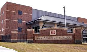 Mustang High School adopts blended A/B schedule