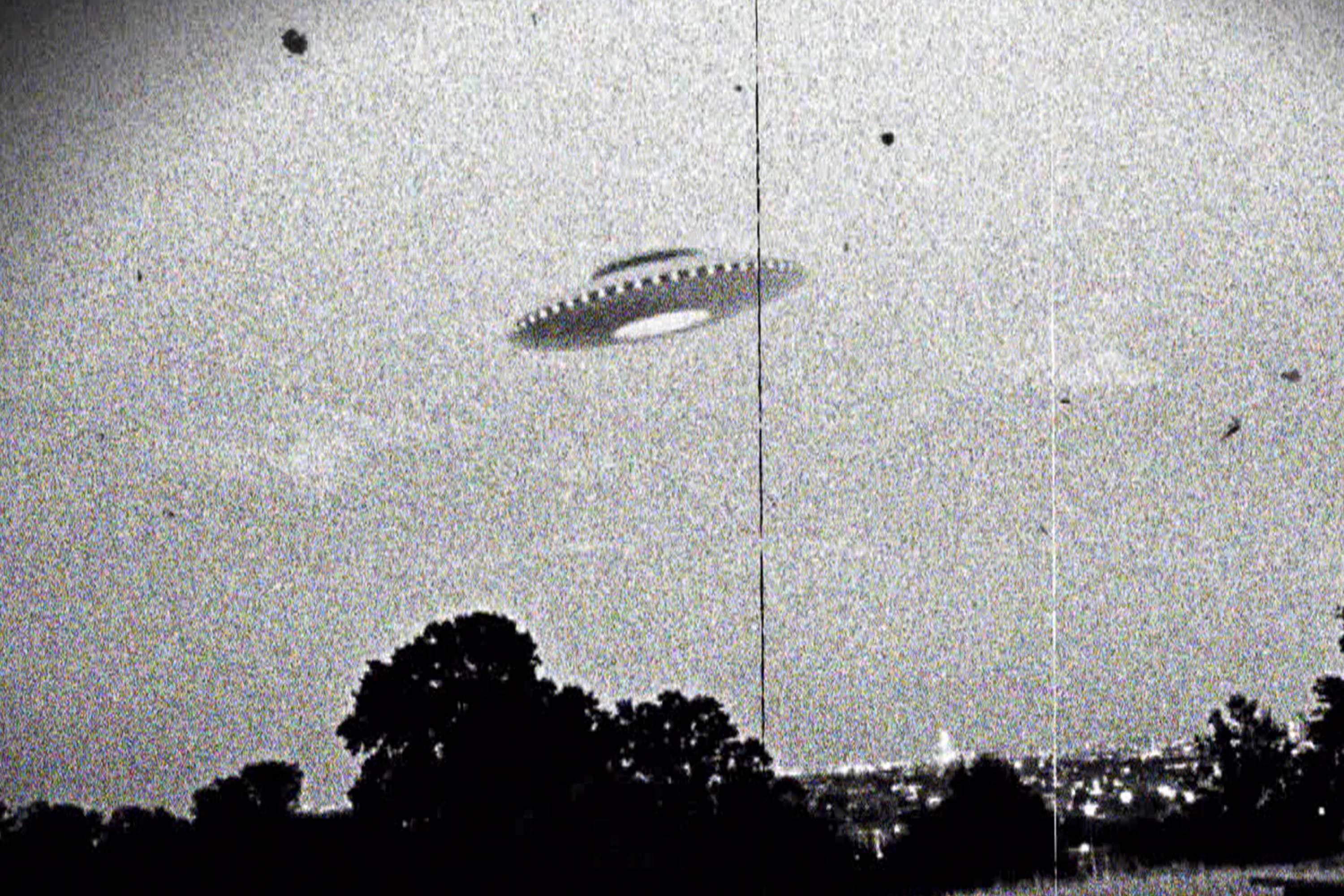 Garrett Graff on the history of UFOs and our government’s attempts to make sense of them