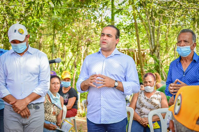 Robert De la Cruz candidato a Senador por el PLD