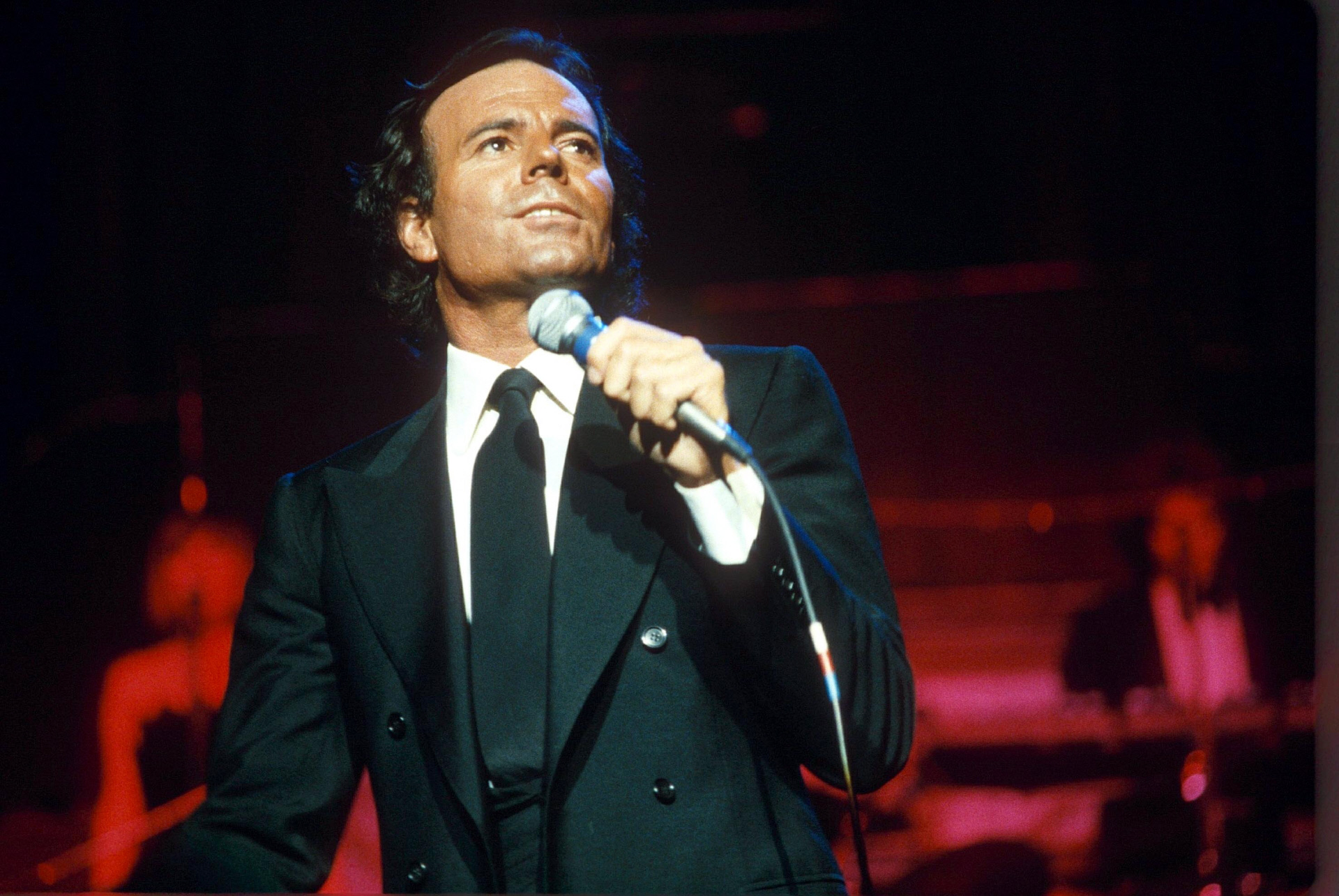 80 años junto a Julio Iglesias