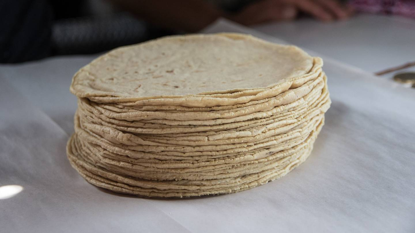 Ayer se logró un a apoyo para suministrar harina y desde anoche se empezó a llevar tortilla de forma gratuita a Acapulco: Montalvo