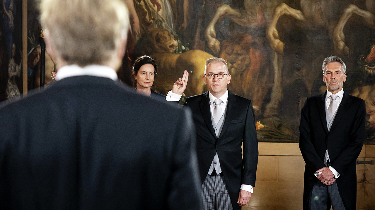 Dutch government sworn in with far-right participation