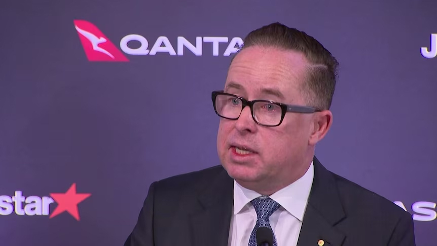 LIVE: Qantas, Charities, and Australia's Energy Crisis: Jeremy Cordeaux & Les Elekes Weigh In (with Call-In from Maria)